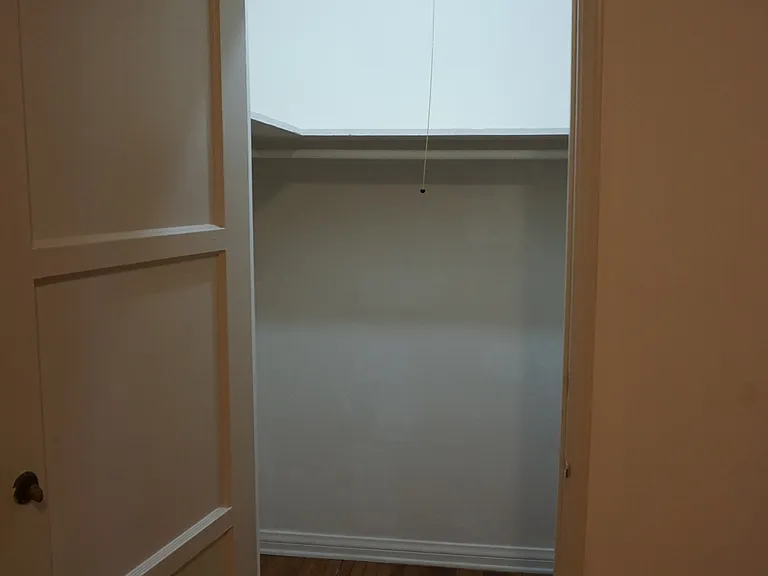 walk in bedroom closet