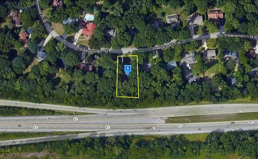 696 Shadowood Ln SE photo 1