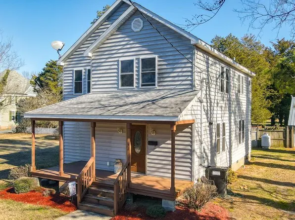 32 North St, Onancock, VA 23417