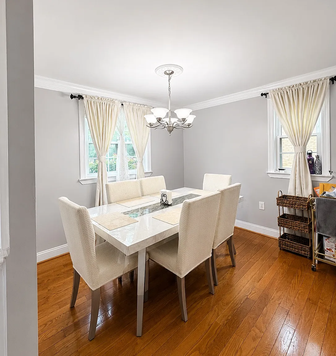3 bed, 1.5 bath, 1920 sqft, $2,999 — Photo 3