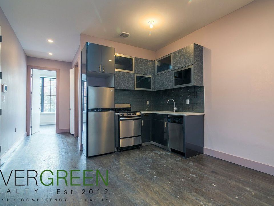 1st image of 552 Howard Ave #2