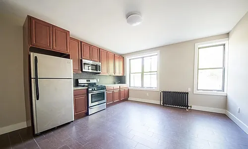 213 Wainwright St Photo 1