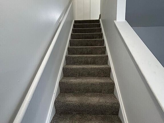 5th image of 547 Villa Dr