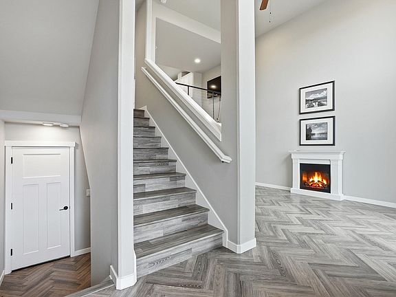 2nd image of 471 N Cochran Pl