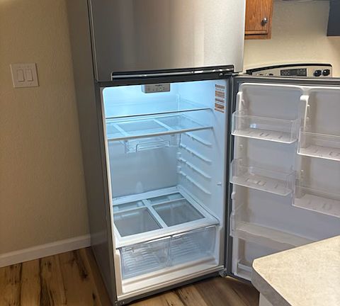 2nd image of 939 W East Ave APT 6