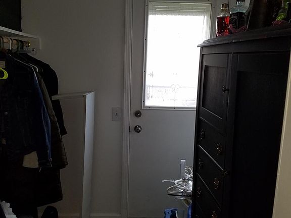 3rd image of 2322 W Huron St APT 1R