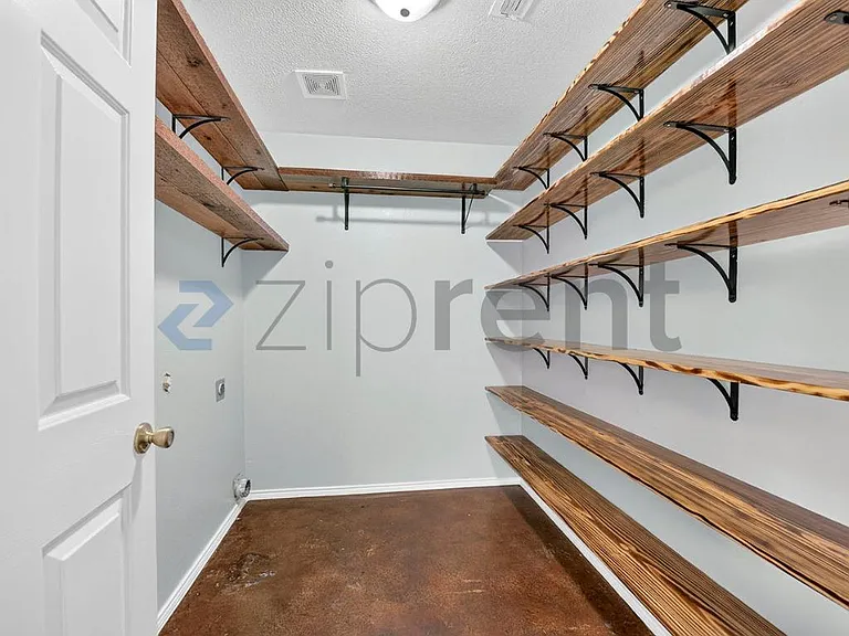 1012 Triple Crown Dr — Photo 8