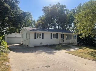 8091 Arbor St, Omaha, NE 68124