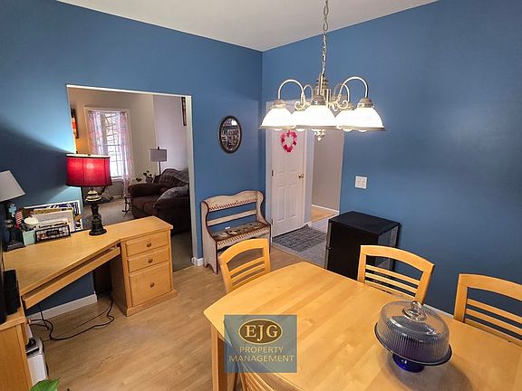 3rd image of 126 Pinecrest Rd