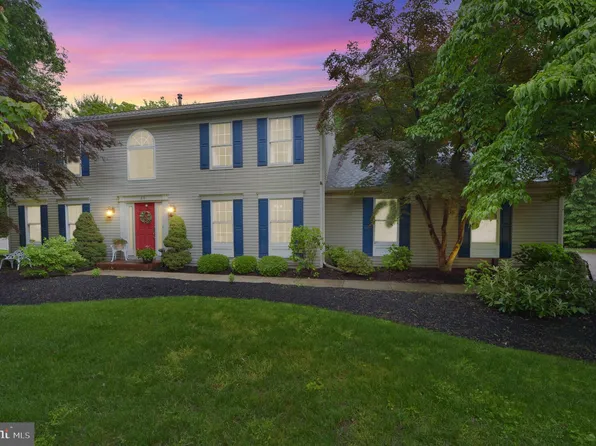 49 Berkshire Dr, Sewell, NJ 08080