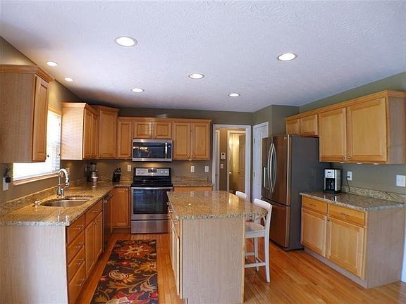 4th image of 3901 Windyhollow Way