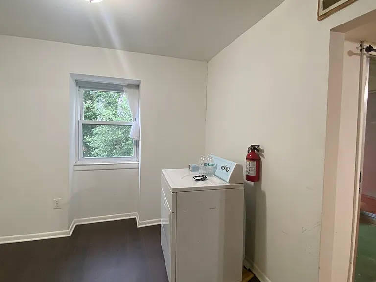 1212 Liberte Ct — Photo 6
