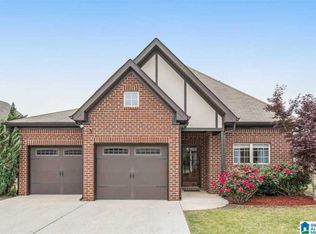 1028 Garnet Dr, Calera, AL 35040