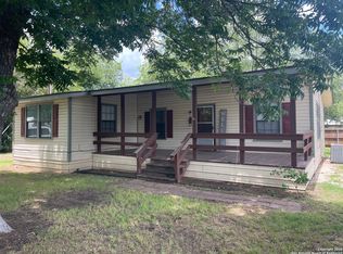 2605 Avenue M, Hondo, TX 78861