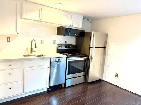 1721 Swann St NW APT B, Washington, DC 20009
