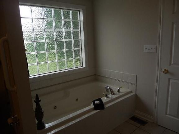 2nd image of 105 Royal Oak Dr