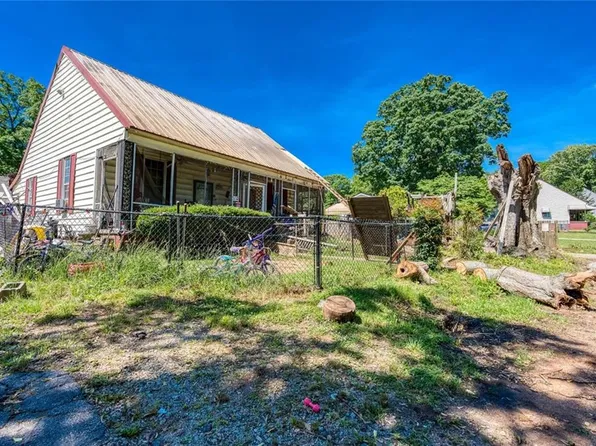 27 E Kimble St, Newnan, GA 30263