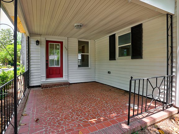 5th image of 155 Jackson St