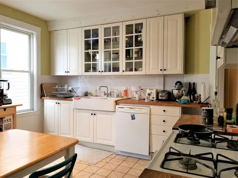 119 Browne St #1 — Photo 7