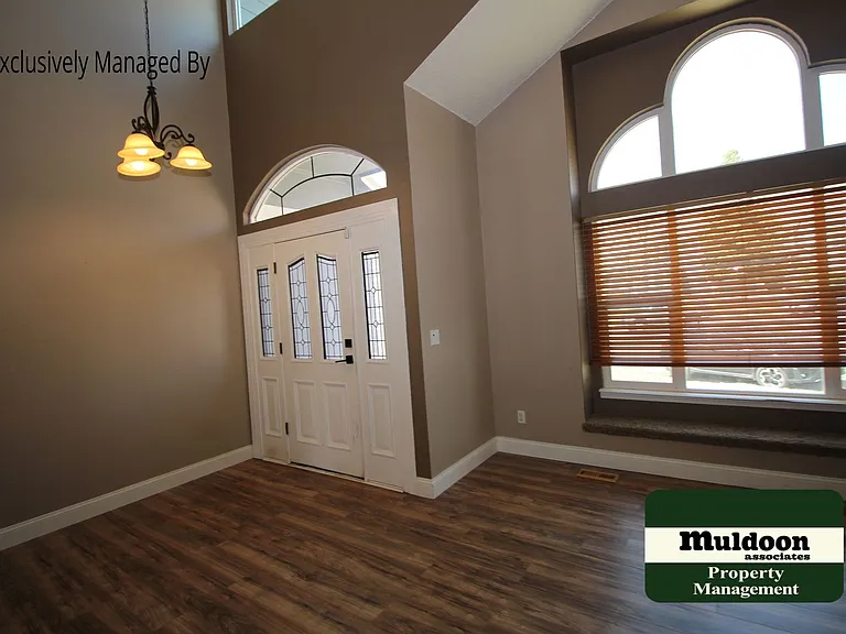 7160 Native Cir — Photo 2