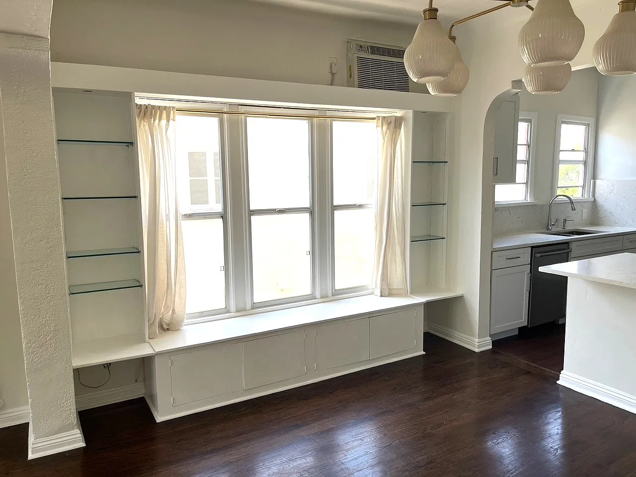 2 bed, 1100 sqft, $3,500 — Photo 4