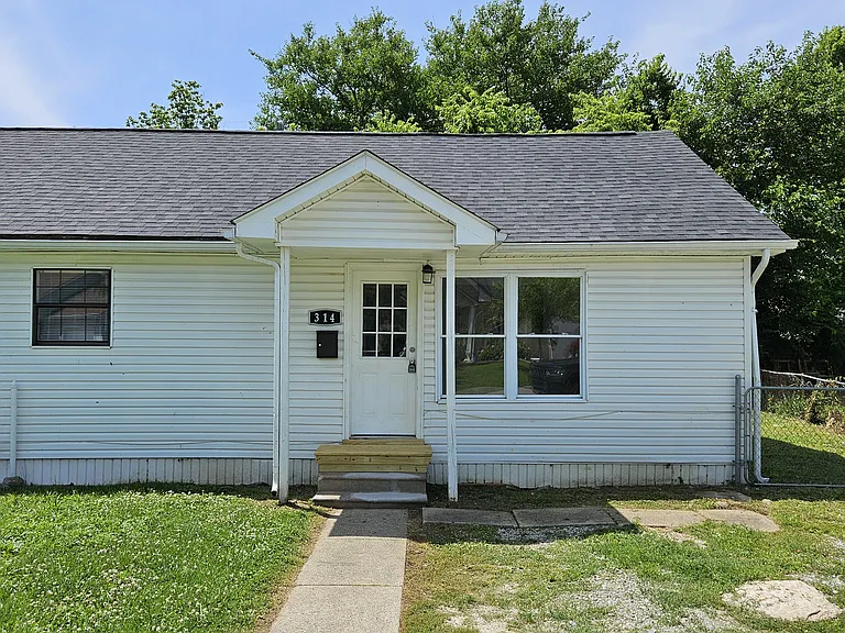 314 Marshall Dr — Photo 1