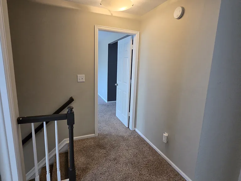 685 Georgetown Ln — Photo 20
