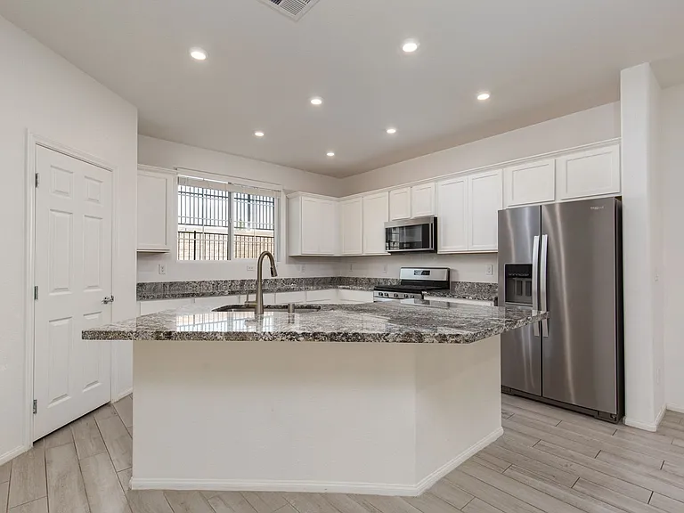 8045 Skye Foxx St — Photo 9