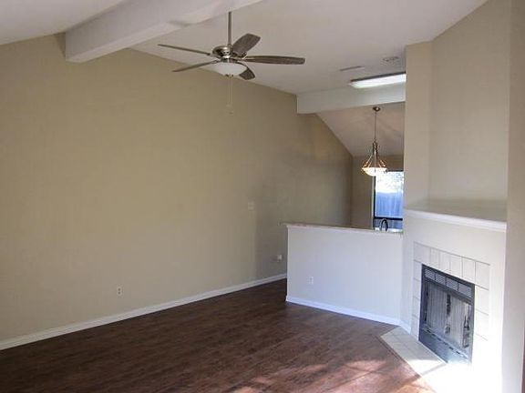 4th image of 711 Ballard St