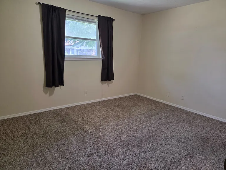 1242 SE Saddle Ln — Photo 11