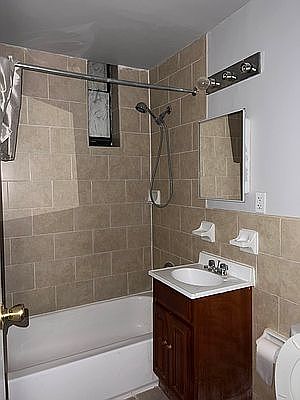 3rd image of 411 E 114th St
