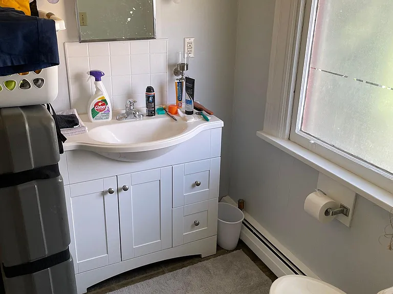 327 Thorn St #4 — Photo 13