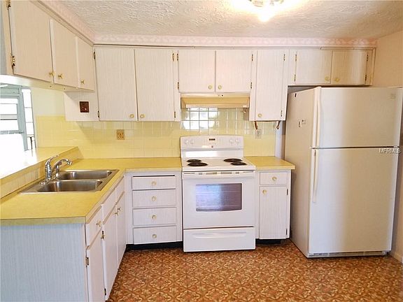 2nd image of 3352 Hoover Dr