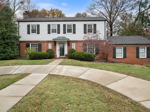 3 Nassau Dr, Saint Louis, MO 63124