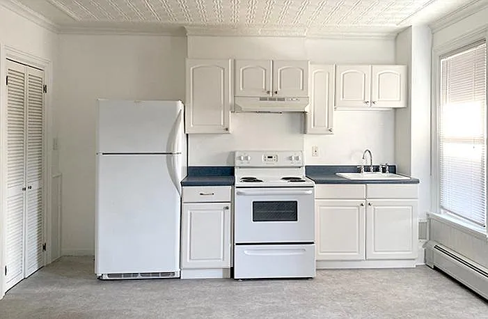 1 bed, 800 sqft, $1,050 — Photo 2