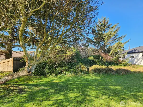 476 Canal Drive NE, Ocean Shores, WA 98569
