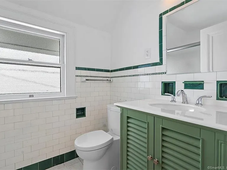 223 Townsend Ave #2 — Photo 15