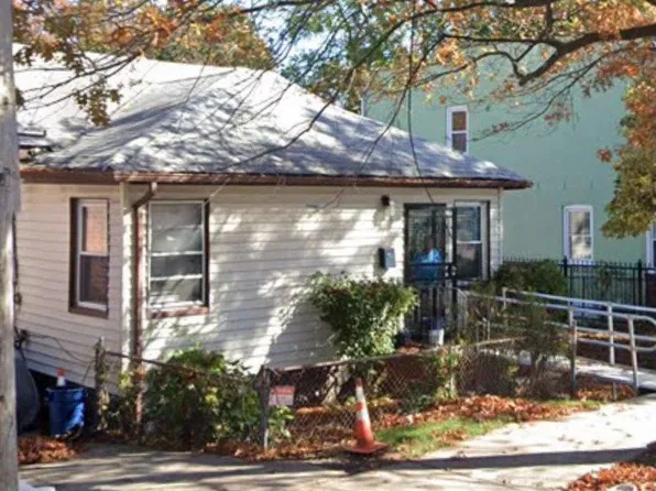 (undisclosed Address), Jamaica, NY 11433
