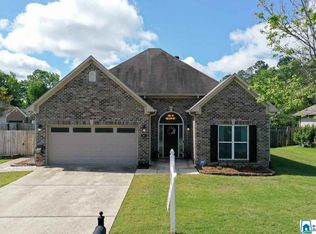 205 Forest Village Ln, Alabaster, AL 35007