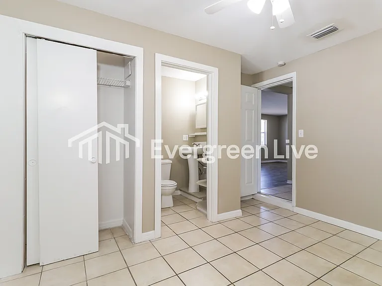 4920 Phoenix Ave — Photo 10