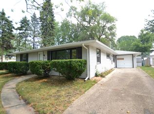 2328 Greengold St, Crest Hill, IL 60403