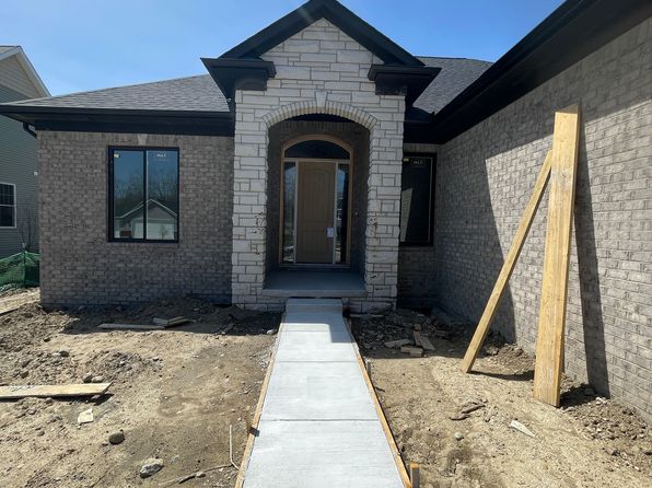 67677 Ashley Ave, Richmond, MI 48062