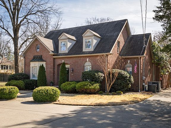 3rd image of 508 W Spring St