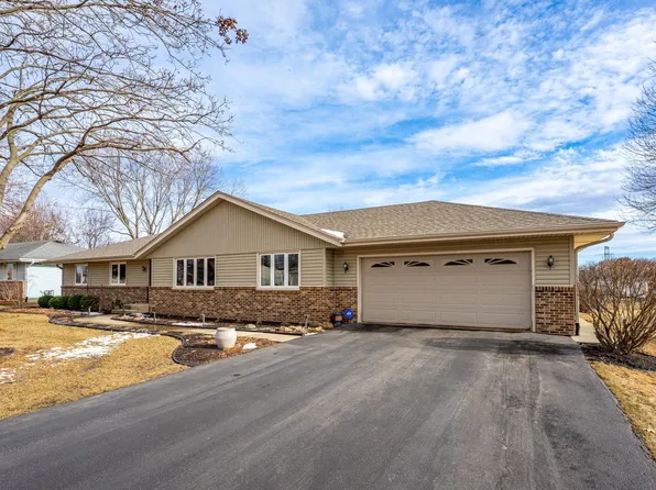 7241 Sorghum Ln, Cherry Valley, IL 61016