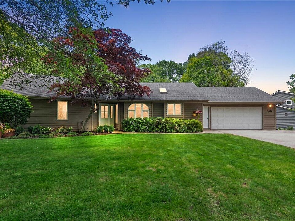 1st image of 368 S Lakeshore Dr