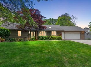 368 S Lakeshore Dr, Holland, MI 49424
