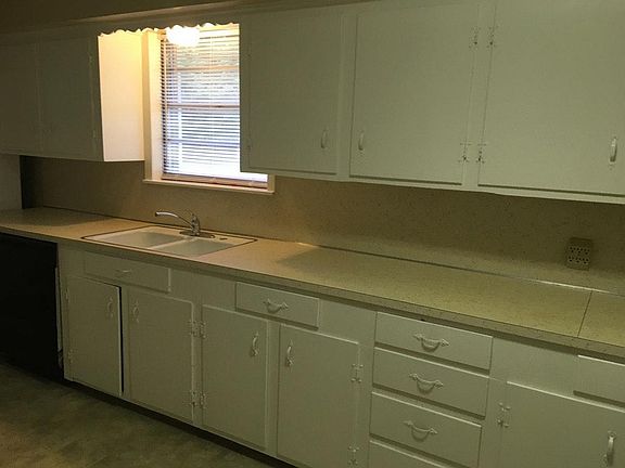 4th image of 1410 Eden Dr