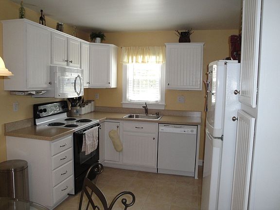 4th image of 10929 Roessner Ave