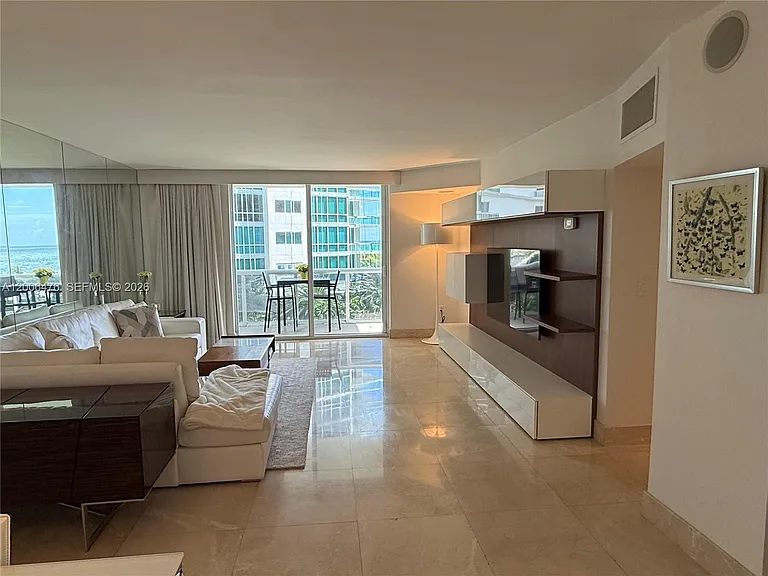 10275 Collins Ave #533 — Photo 35