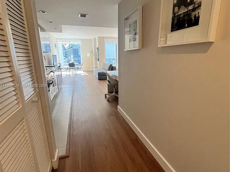 31 SE 6th St #703 — Photo 10
